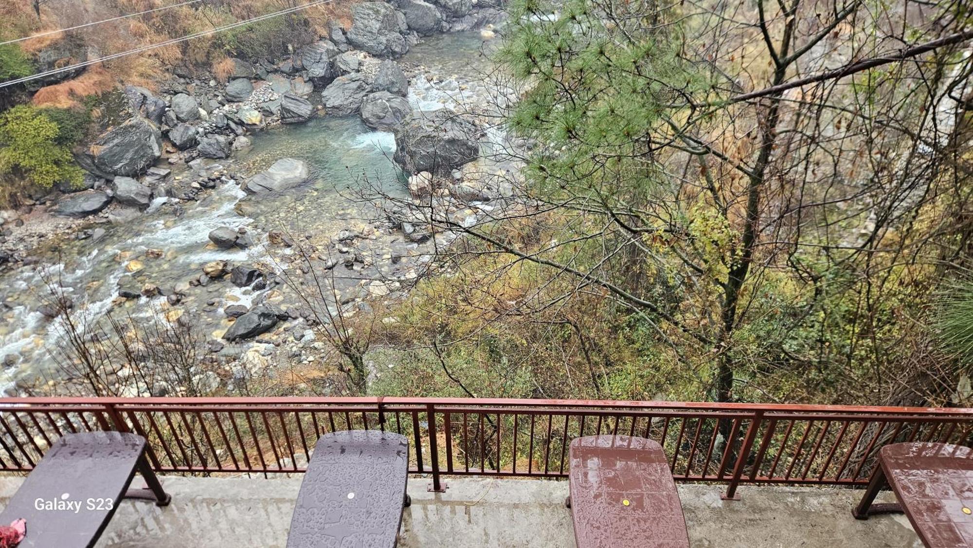 The Fiza Retreat Tirthan Banjār Exterior foto